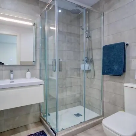 Luxury With Games & Sea Views *