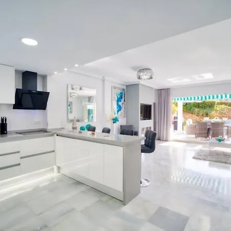 Luxury With Games & Sea Views Сasa de vacaciones *