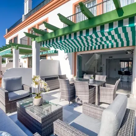 別荘 Luxury With Games & Sea Views マルベーリャ