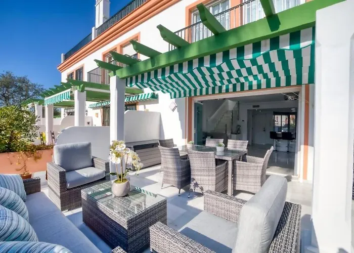 펜션 Luxury With Games & Sea Views 마르베야