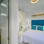 Vakantiehuis Luxury With Games & Sea Views