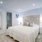 Vakantiehuis Luxury With Games & Sea Views *