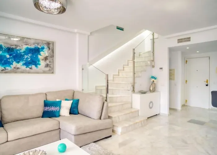 בית נופש Luxury With Games & Sea Views