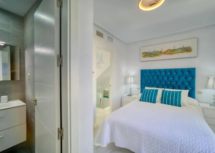 בית נופש Luxury With Games & Sea Views