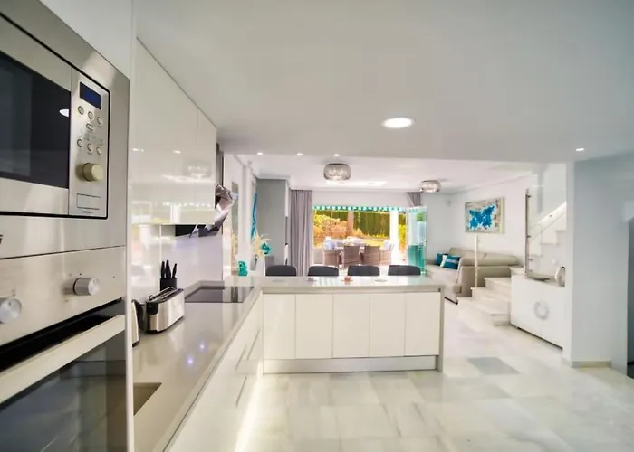 Luxury With Games & Sea Views Casa vacanze Marbella