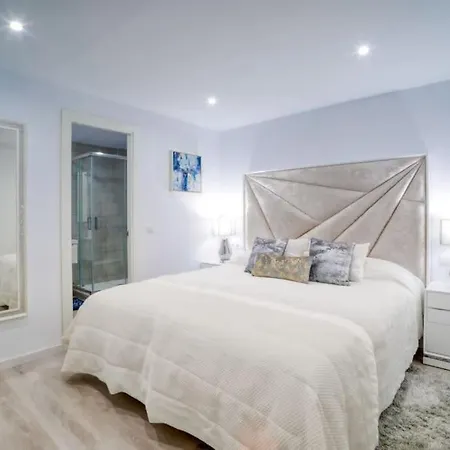 Hébergement de vacances Luxury With Games & Sea Views *